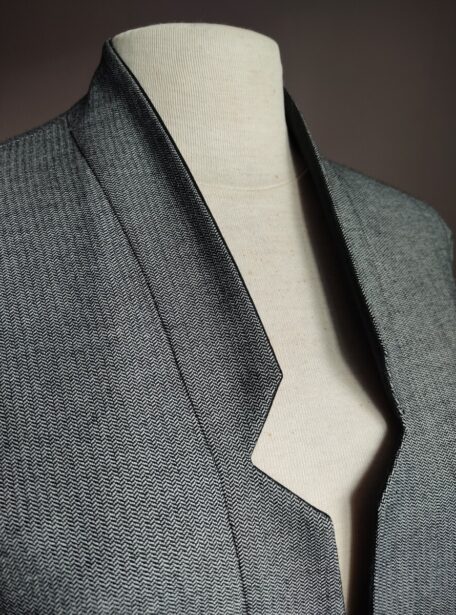 veste fenmme 2 en 1 de créateur recto verso, coté gris et coté noir